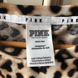 PINK Victoria's Secret Tops - Pink Victoria’s Secret Cheetah Print TShirt M PINK Victoria's Secret Tops - Pink Victoria’s Secret Cheetah Print TShirt M